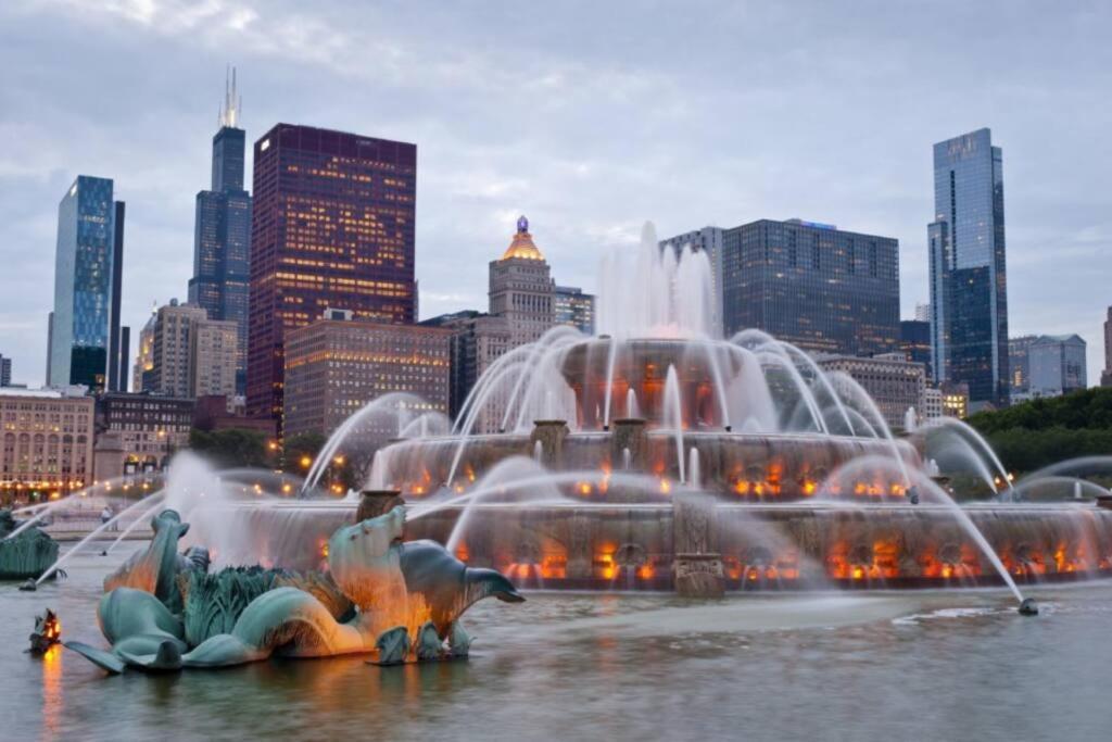 Mccormick Place Beautiful 2Br Apartment With Optional Parking Sleeps Up To 8 Near Soldier Field, Grant Park And Lakefront Trail Σικάγο Εξωτερικό φωτογραφία